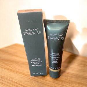 Mary Kay Timewise Matte 3D Foundation - Bronze W120 NIB